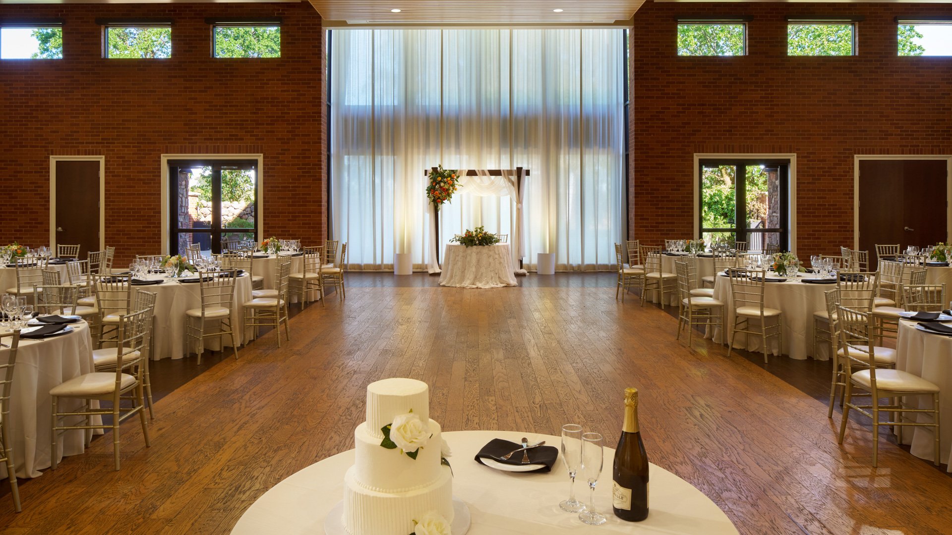 08 - Evergreen Springs - EVGN - Main Hall - Reception