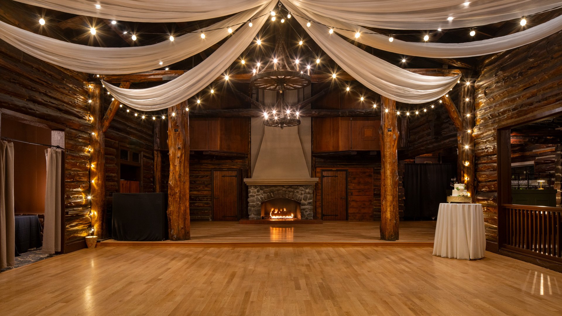 24 - Log Cabin - LOGC - Main Hall - Reception