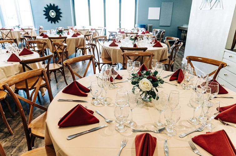 Chic Celebrations: Boulder Creek's Indoor Wedding Elegance