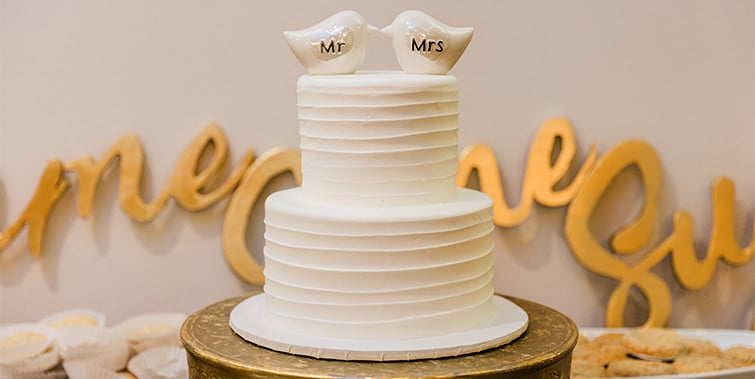 SiennaWesnerBrandonByus-2022-EverLovePhotography-AlisoViejo_Love Birds Cake Topper