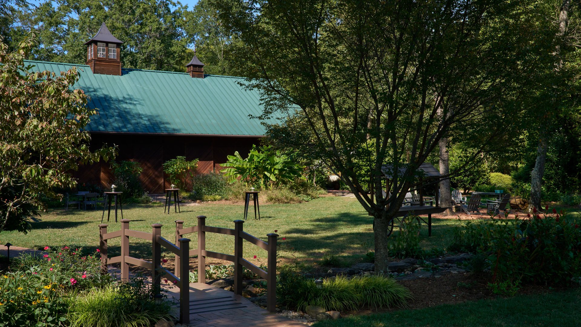 16 - Alexander Homestead by Wedgewood Weddings - Heritage Lawn - Cocktail Hour
