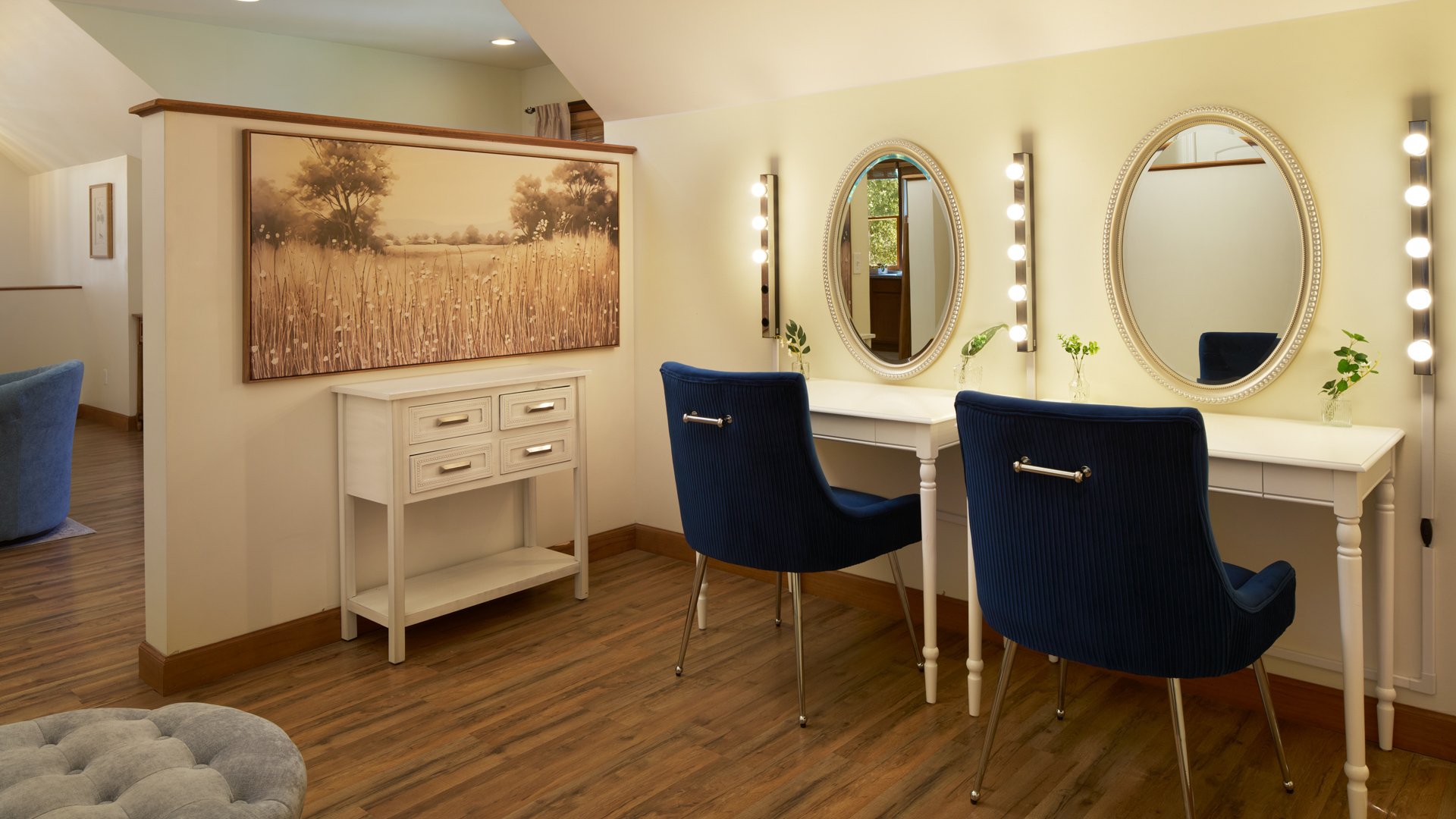 25 - Alexander Homestead by Wedgewood Weddings - Magnolia Lounge - Get Ready Suite