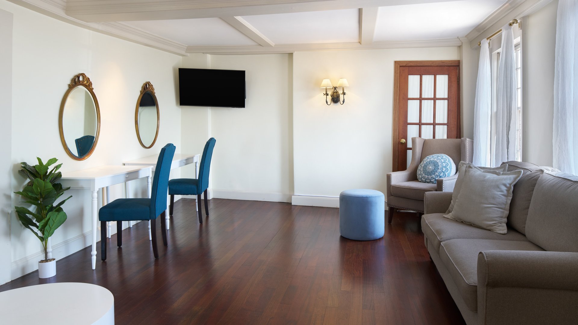 17 - Barker House - BARK - Ocean Suite - Get Ready Suite