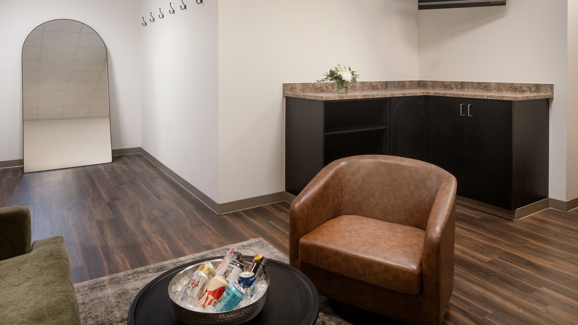 23 - Black Forest - BLAF - The Lounge - Get Ready Suite