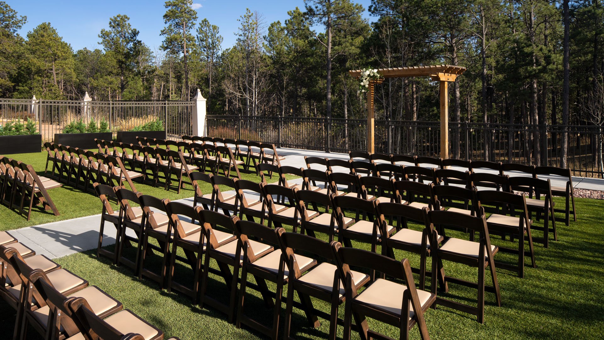 30 - Black Forest - BLAF - Forest Lawn - Ceremony