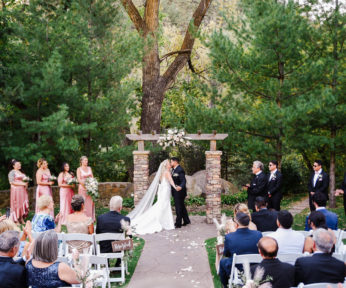 Ceremony Lawn. Discover Boulder Creek's Award-Winning Wedding Elegance in Colorado