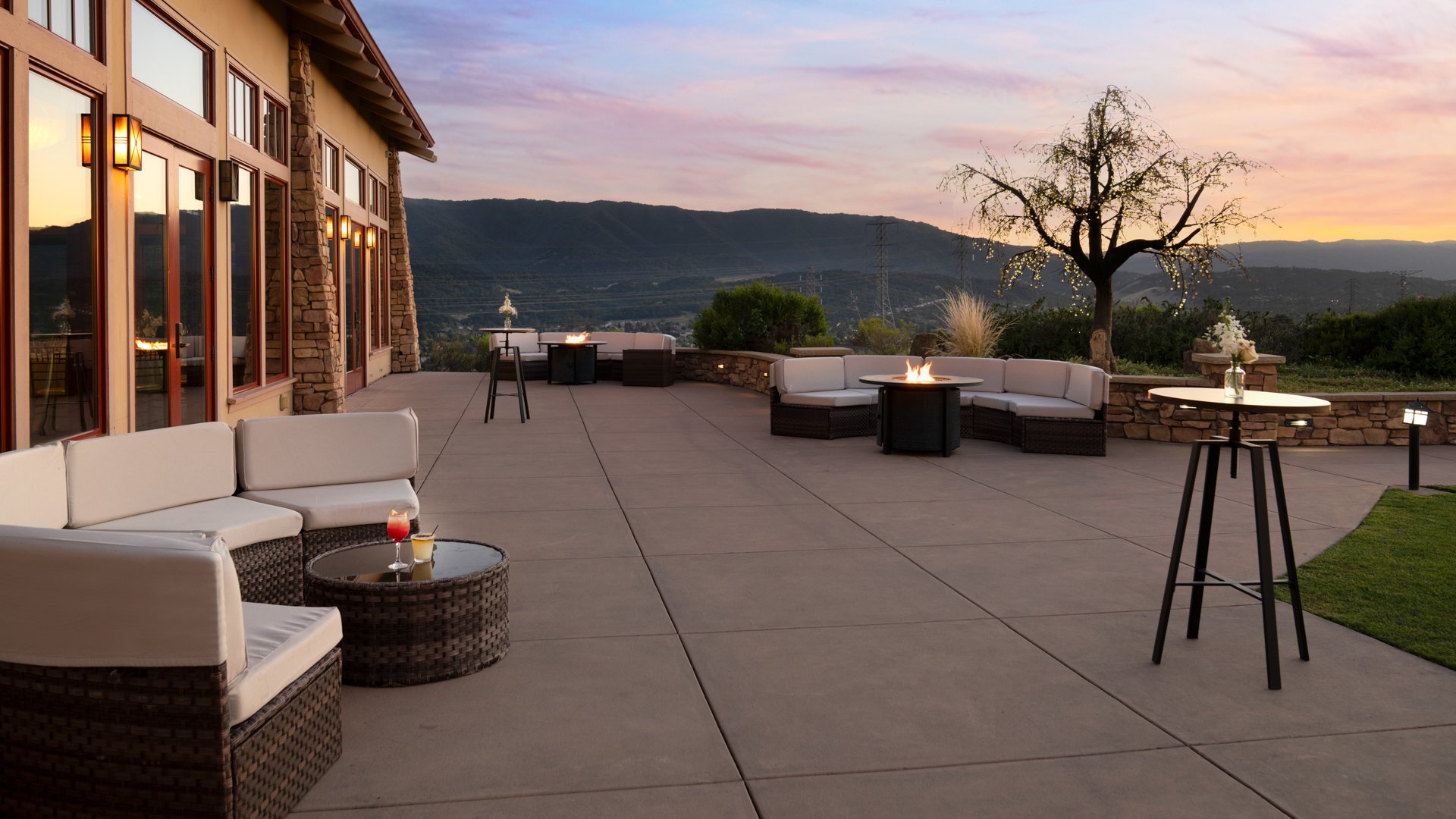 19 - Boulder Ridge - BORI - Cocktail Patio - Cocktail Hour