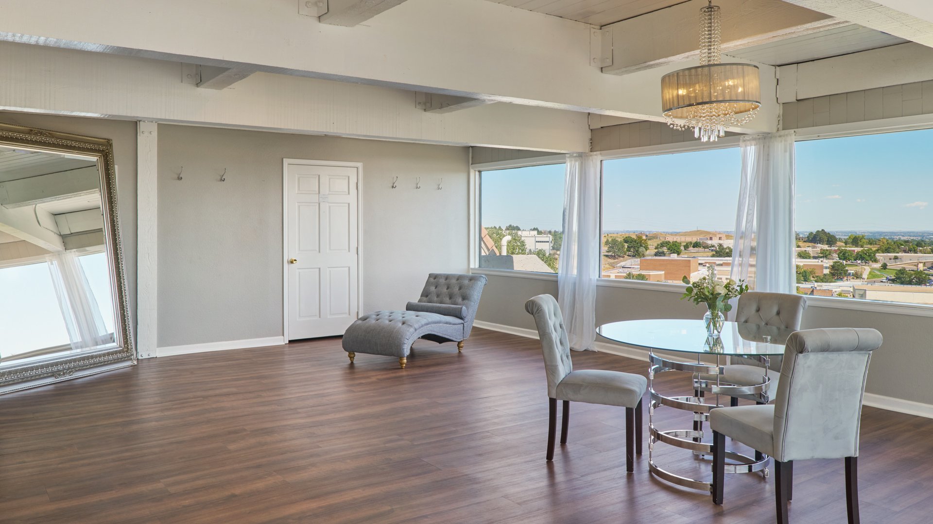 13 - Brittany Hill - BRIH - Wedding Suite - Get Ready Suite