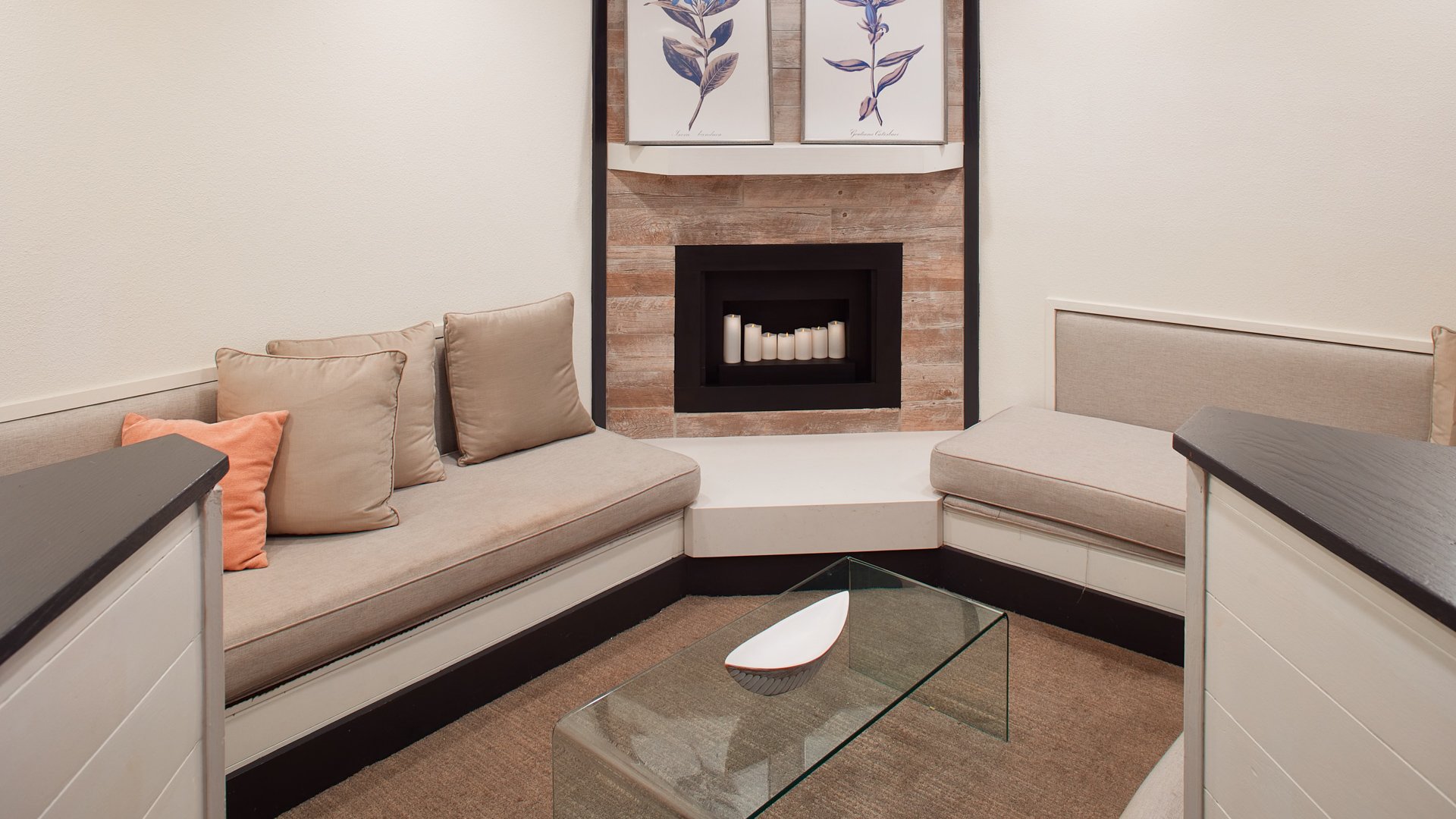 Carlsbad Windmill Garden Suite bridal room with wedding gown display and soft seating.