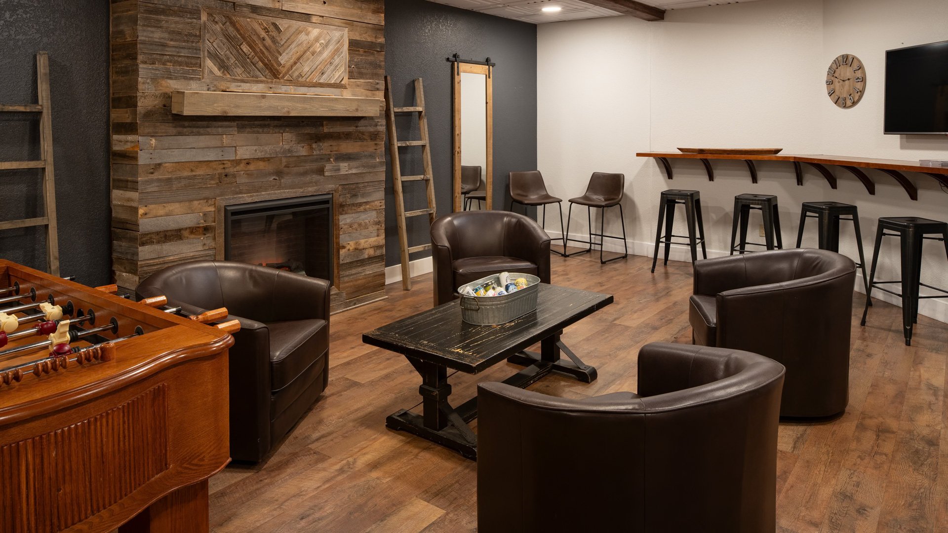 19 - Creekside Terrace - CRET - The Lounge - Get Ready Suite