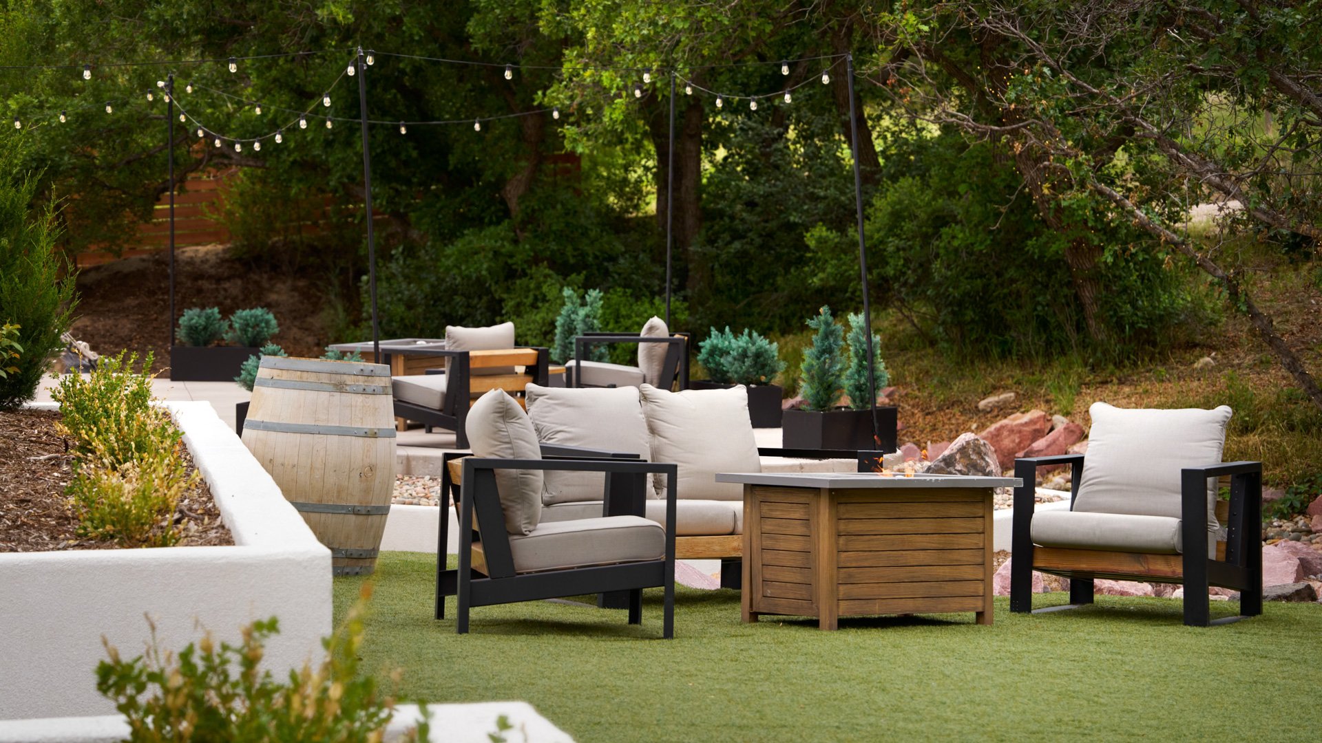 30 - Creekside Terrace - CRET - Fireside Courtyard - Cocktail Hour