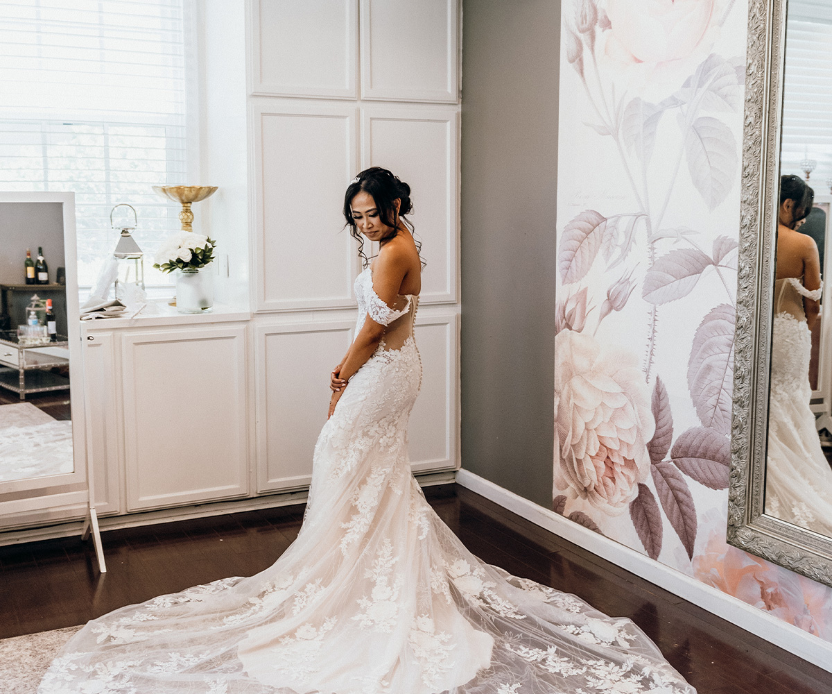 Bride in get ready room - Cuvier Club by Wedgewood Weddings