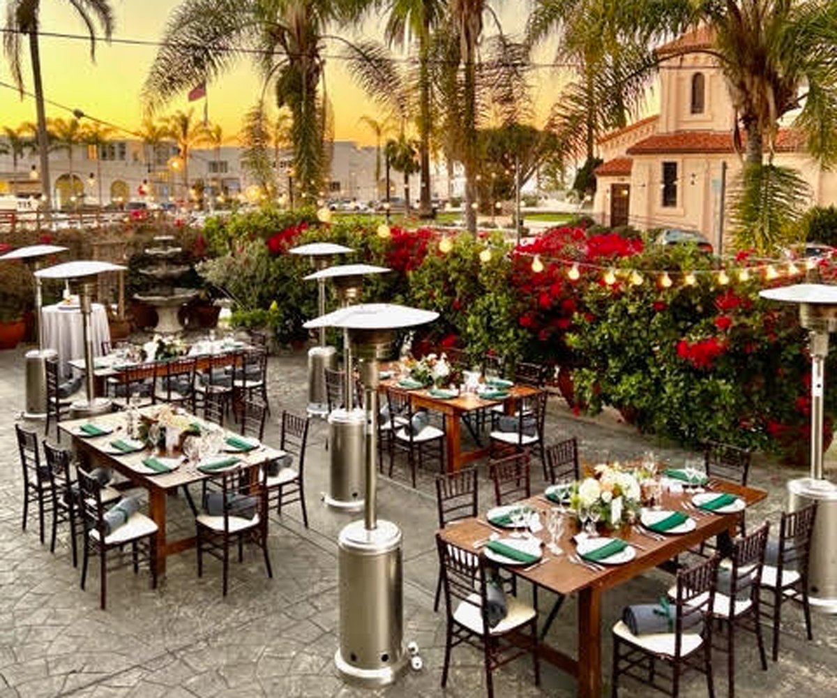Outdoor-reception-set-up-at-Cuvier-Club