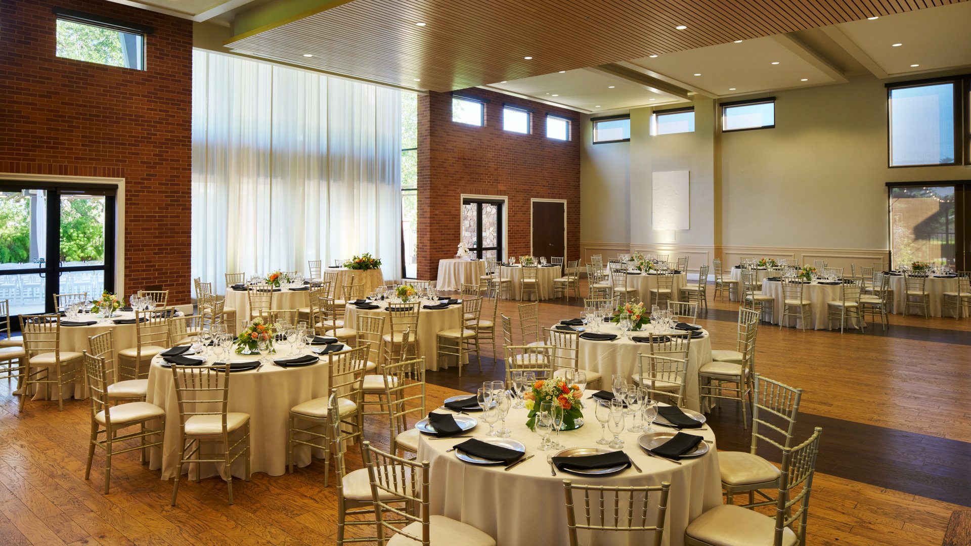 02 - Evergreen Springs - EVGN - Main Hall - Reception
