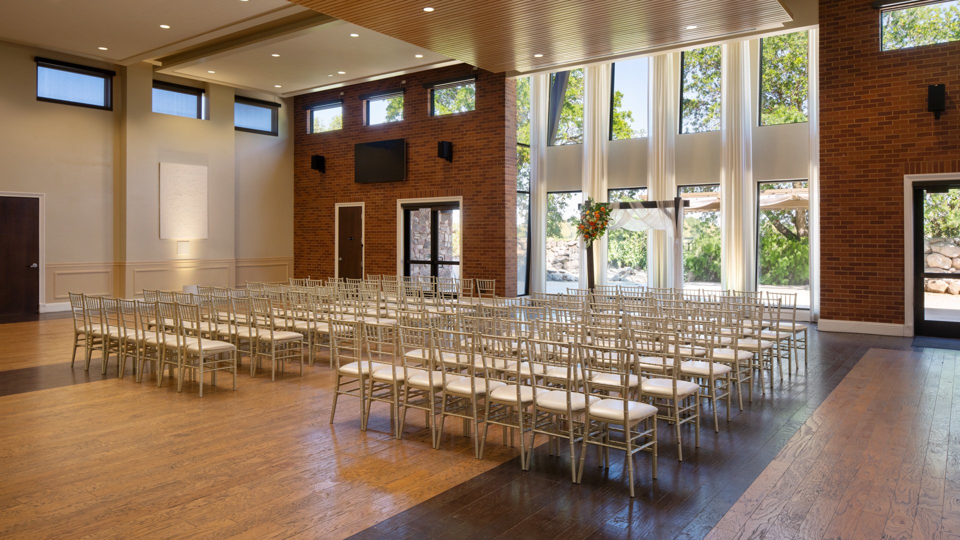 06 - Evergreen Springs - EVGN - Main Hall - Indoor Ceremony