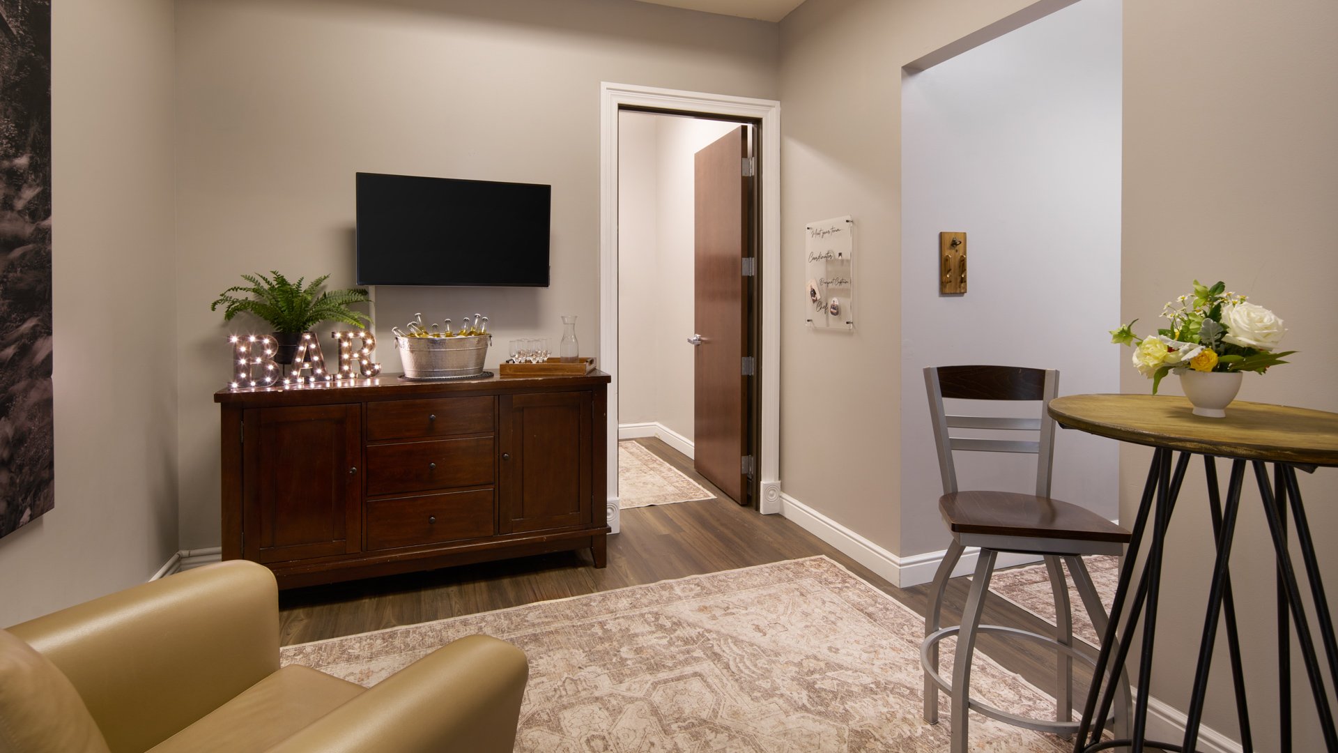 19 - Evergreen Springs - EVGN - The Lounge - Get Ready Suite