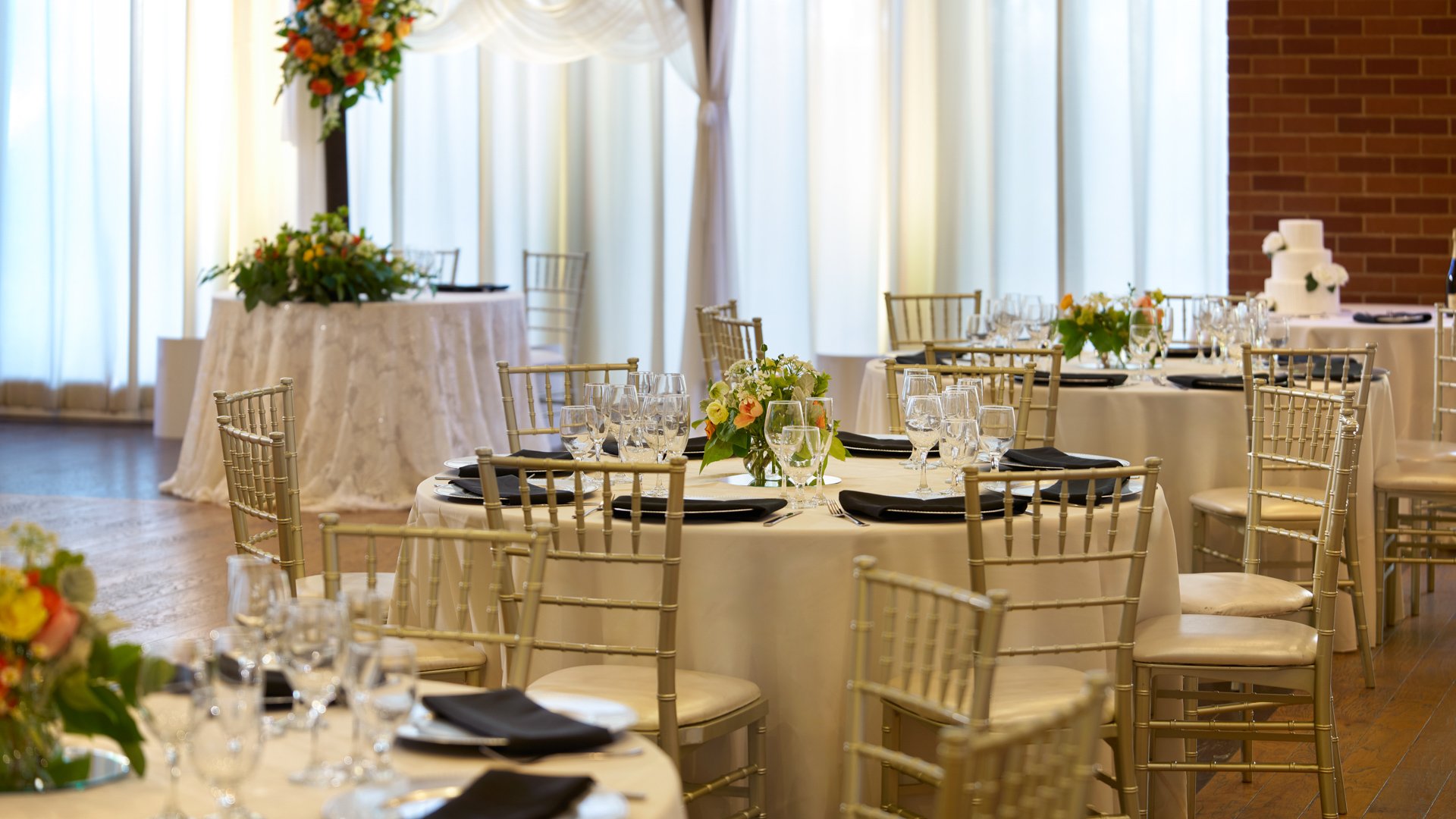 21 - Evergreen Springs - EVGN - Main Hall - Reception