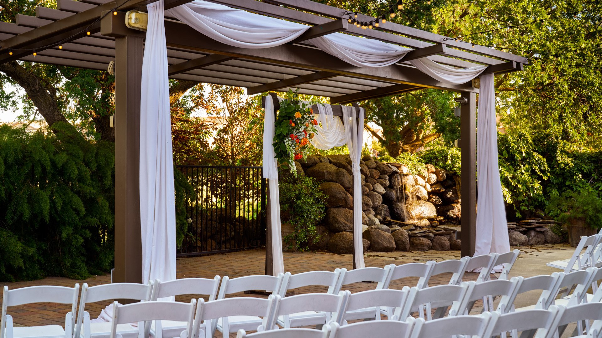 23 - Evergreen Springs - EVGN - Waterfall Arbor - Outdoor Ceremony