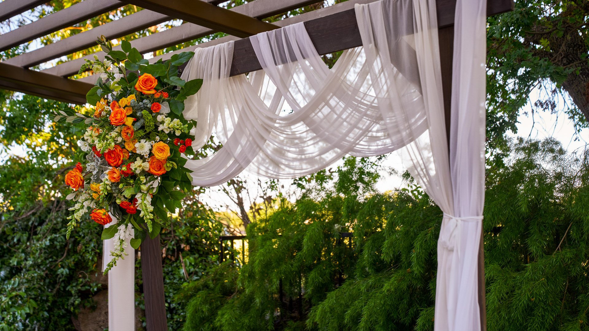 24 - Evergreen Springs - EVGN - Waterfall Arbor - Outdoor Ceremony
