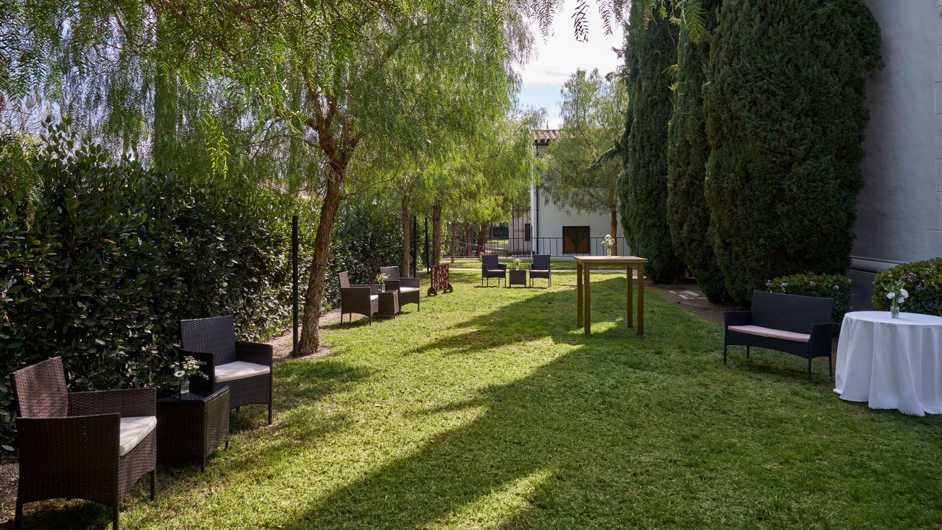 25 - Fillmore Chapel - FICH - Belltower Lawn - Cocktail