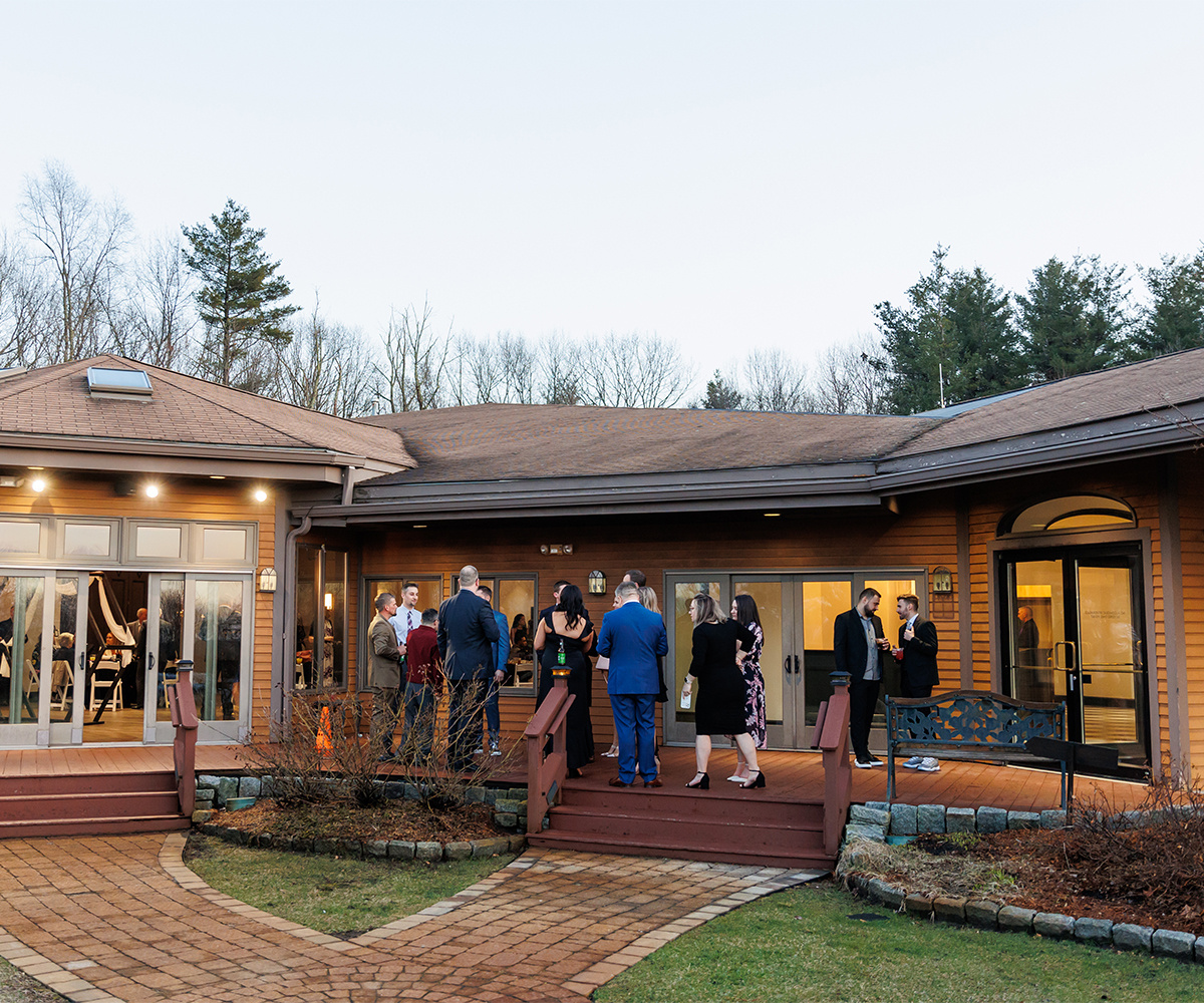 Outdoor Cocktail hour at Granite Rose by Wedgewood Weddings