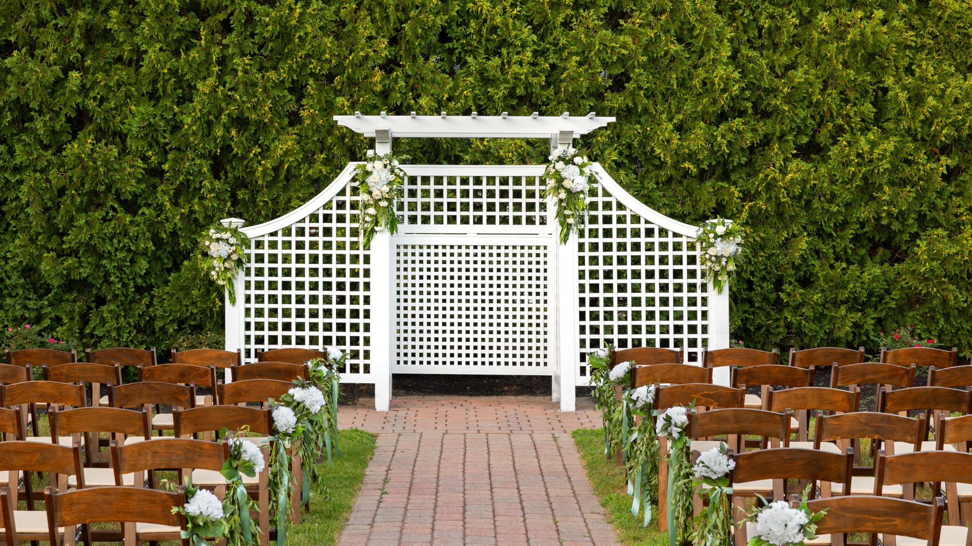 34 - Groveland Fairways - GROV - Terrace Garden - Ceremony
