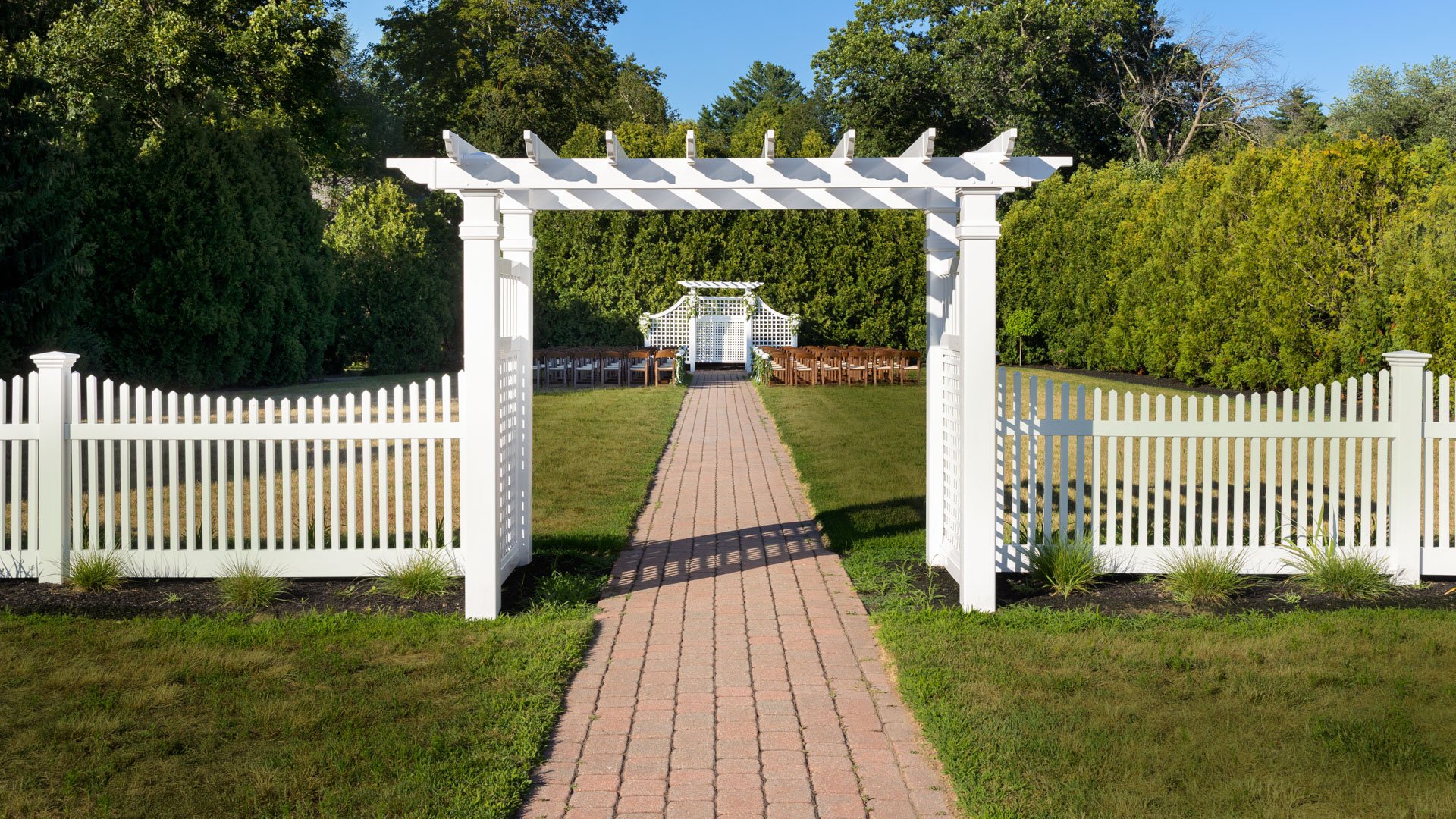 7 - Groveland Fairways - GROV - Terrace Garden - Ceremony