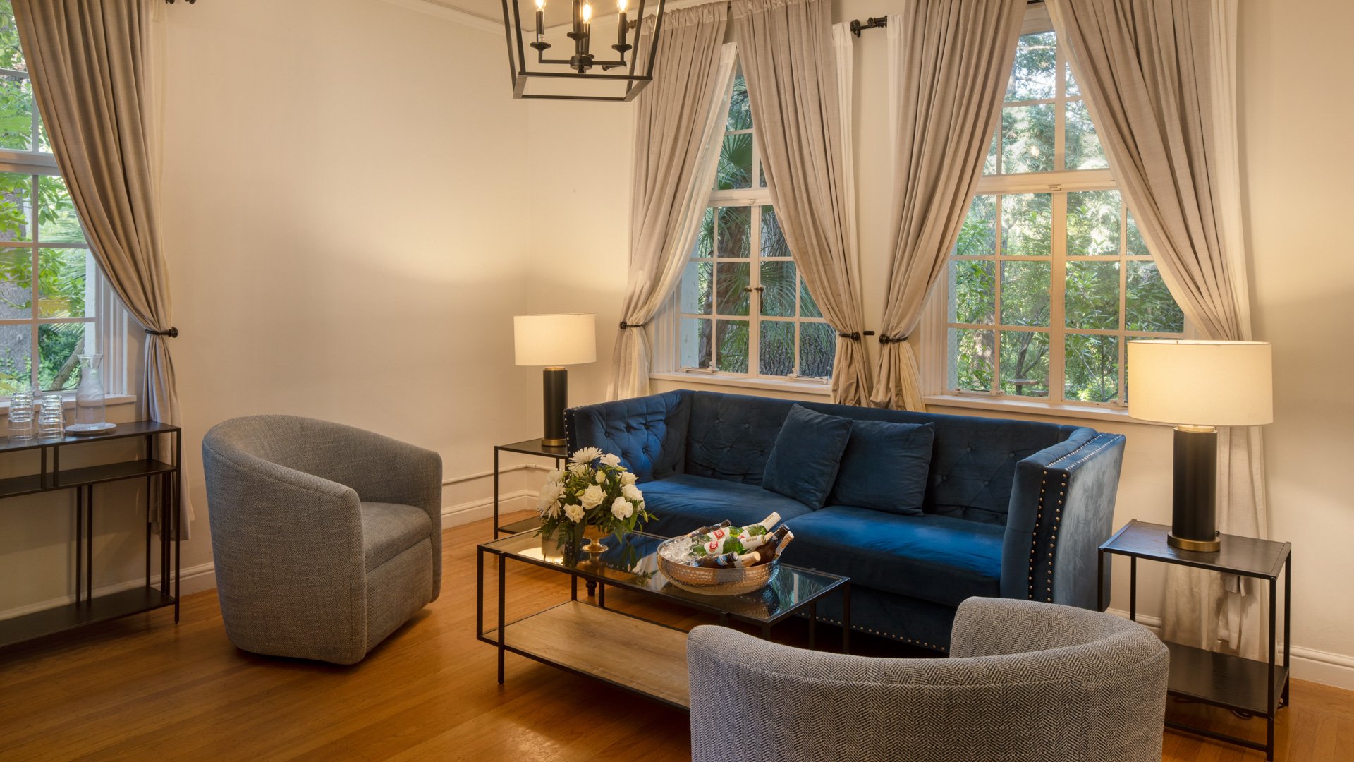 23 - Hacienda de las Flores - HACI - The Lounge - Get Ready Suite
