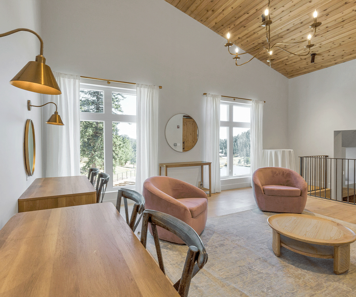 Getting ready room - Lake View at Mountain View Ranch