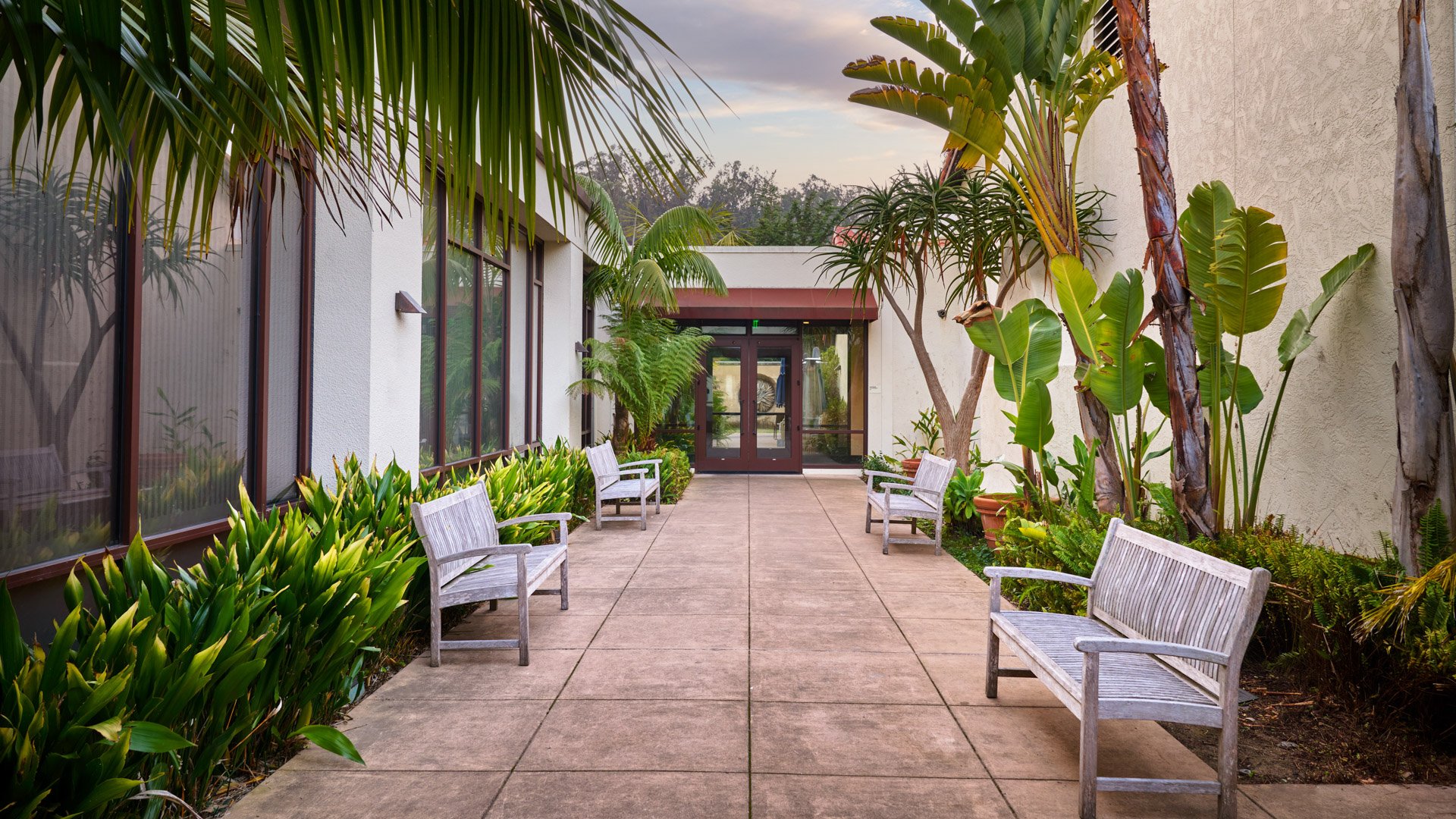31 - Officers Club - OFFC - Presidio - Courtyard - Exterior