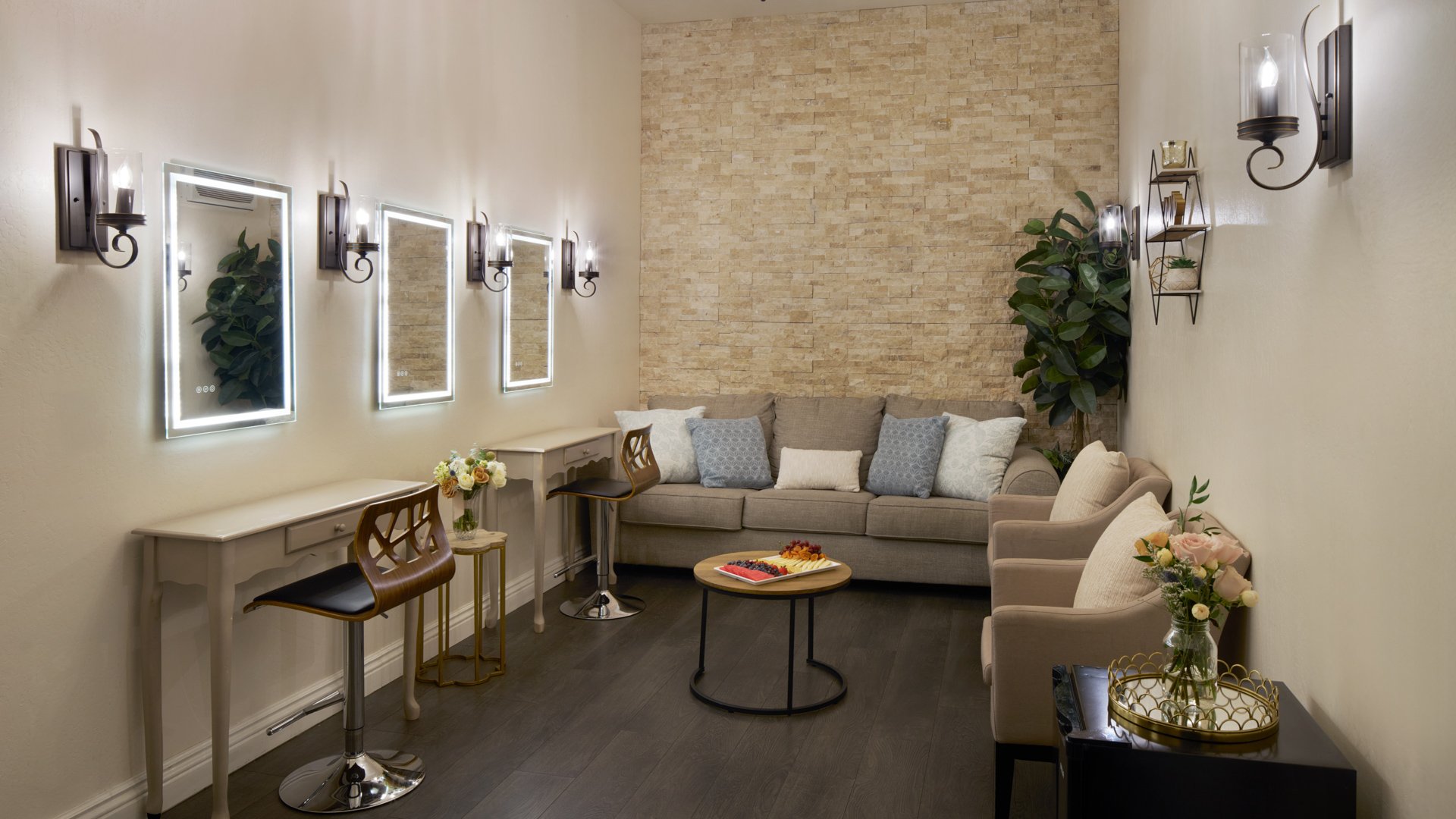 14 - Redwood Canyon - REDC - Wedding Suite - Get Ready Suite