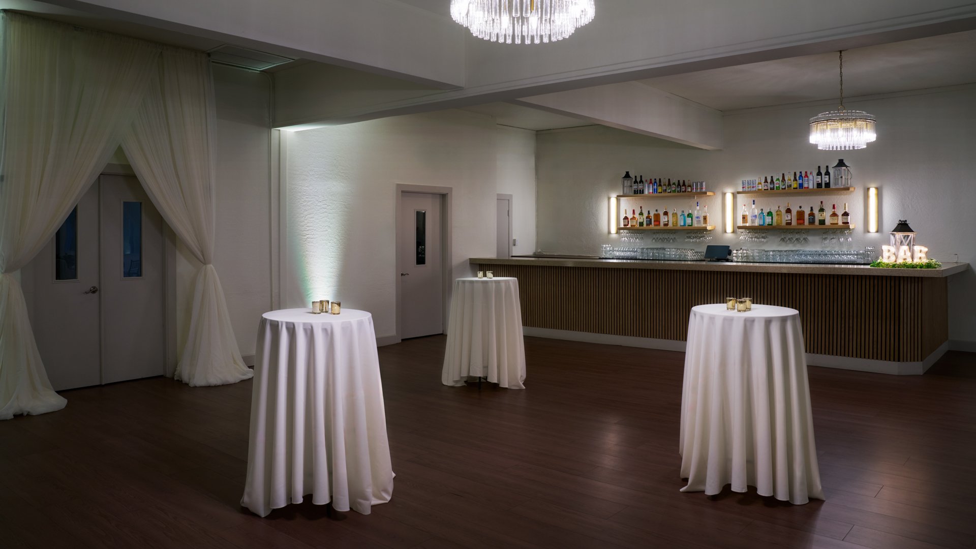 25 - Redwood Canyon - REDC - Grand Hall - Cocktail Hour