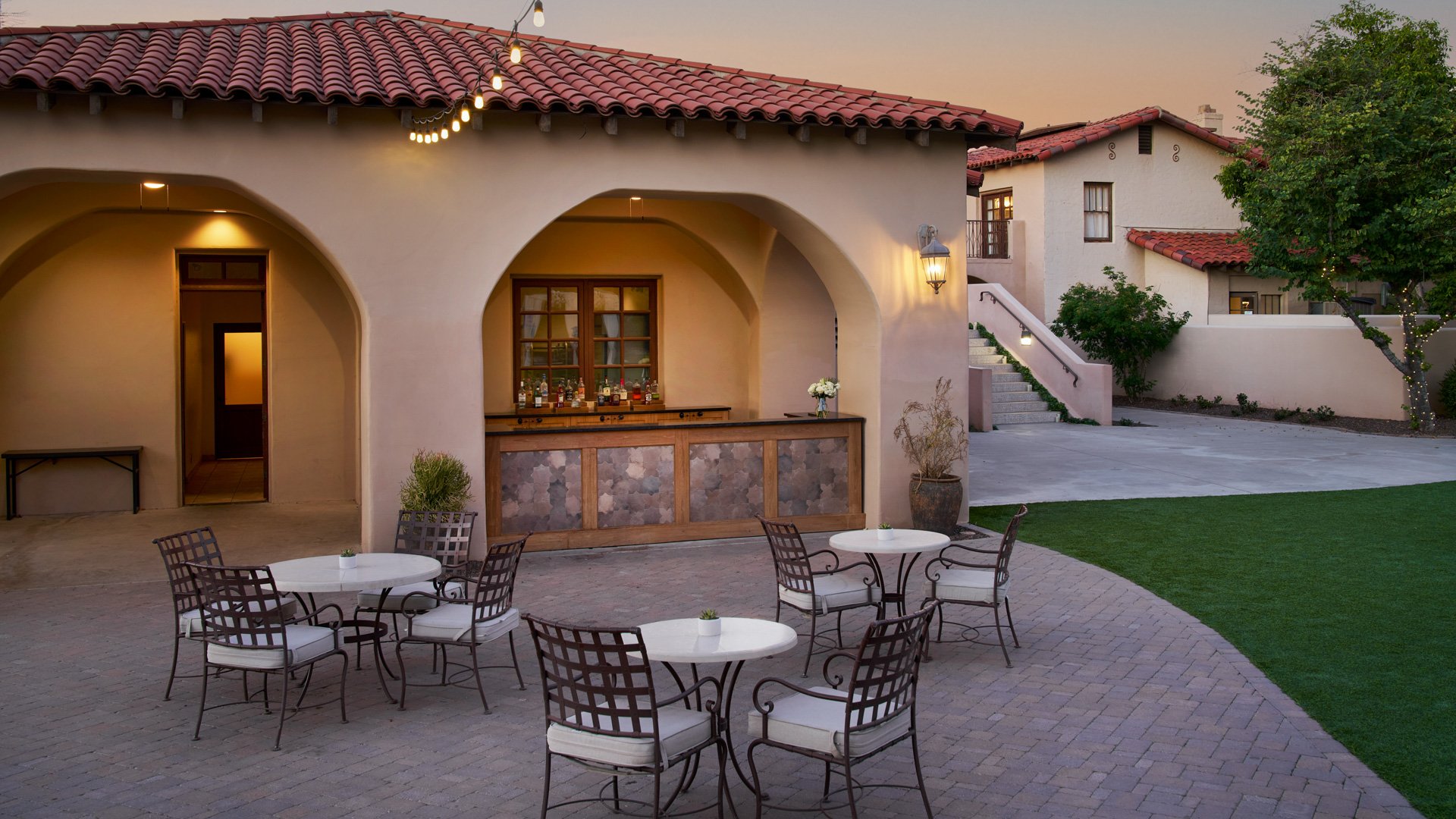 15 - Secret Garden - SEGA - Cocktail Patio - Cocktail Hour