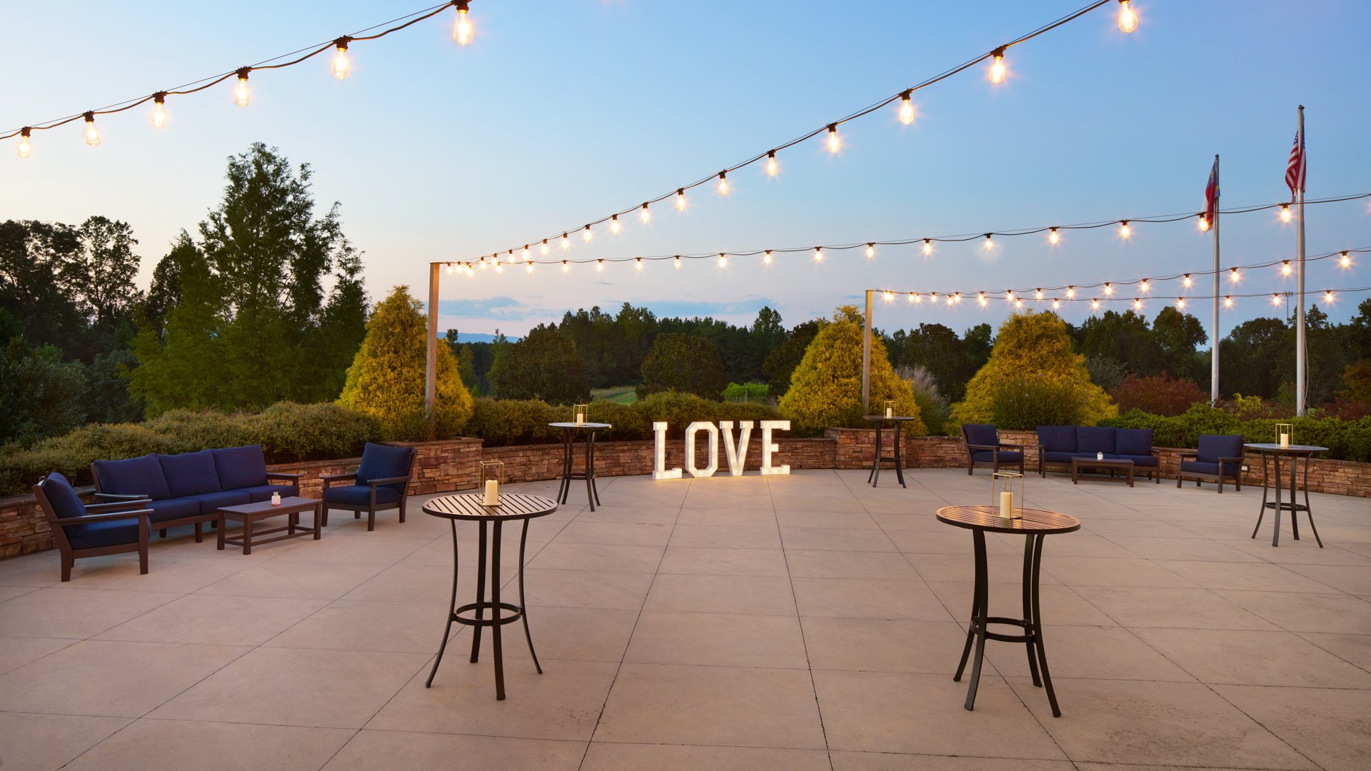 19 - Spinning Leaf - SPIN - Harvest Lounge - Cocktail Hour