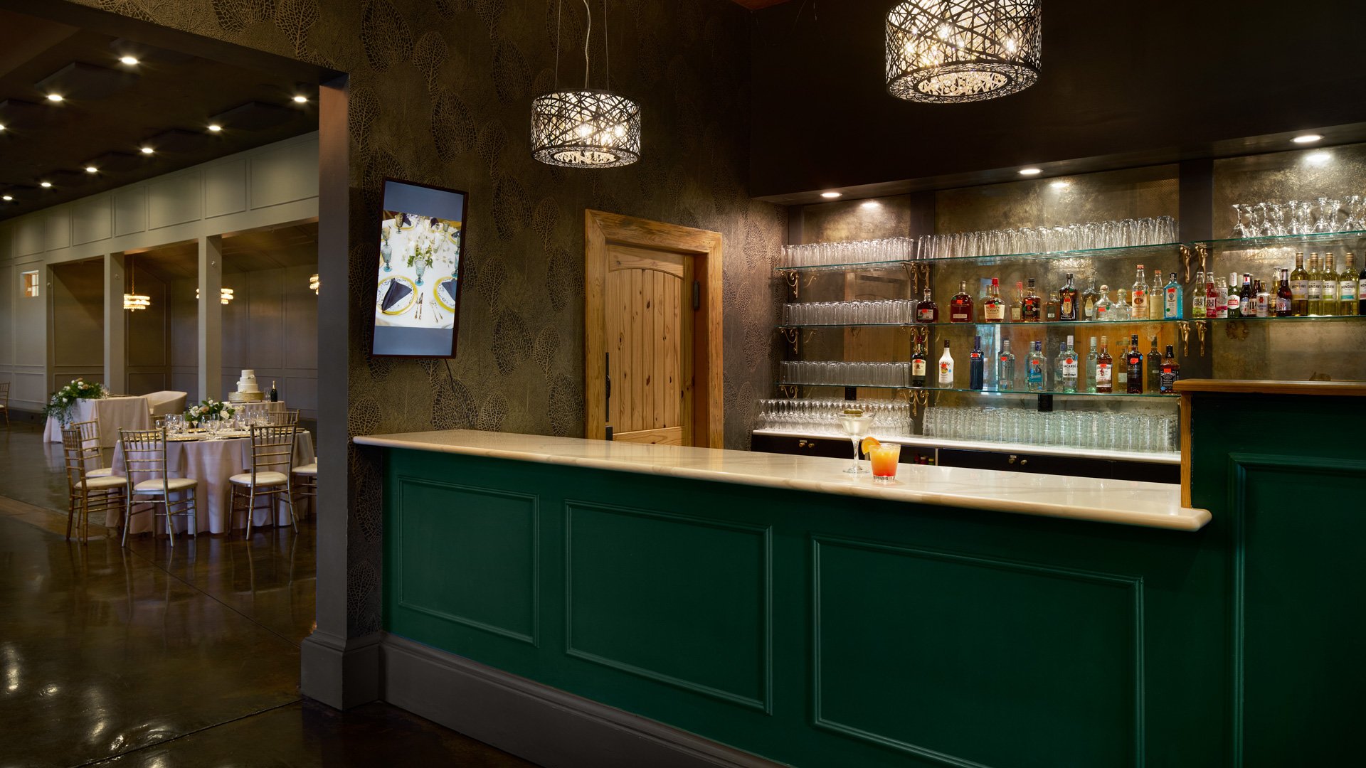 23 - Spinning Leaf - SPIN - Grand Hall - Bar