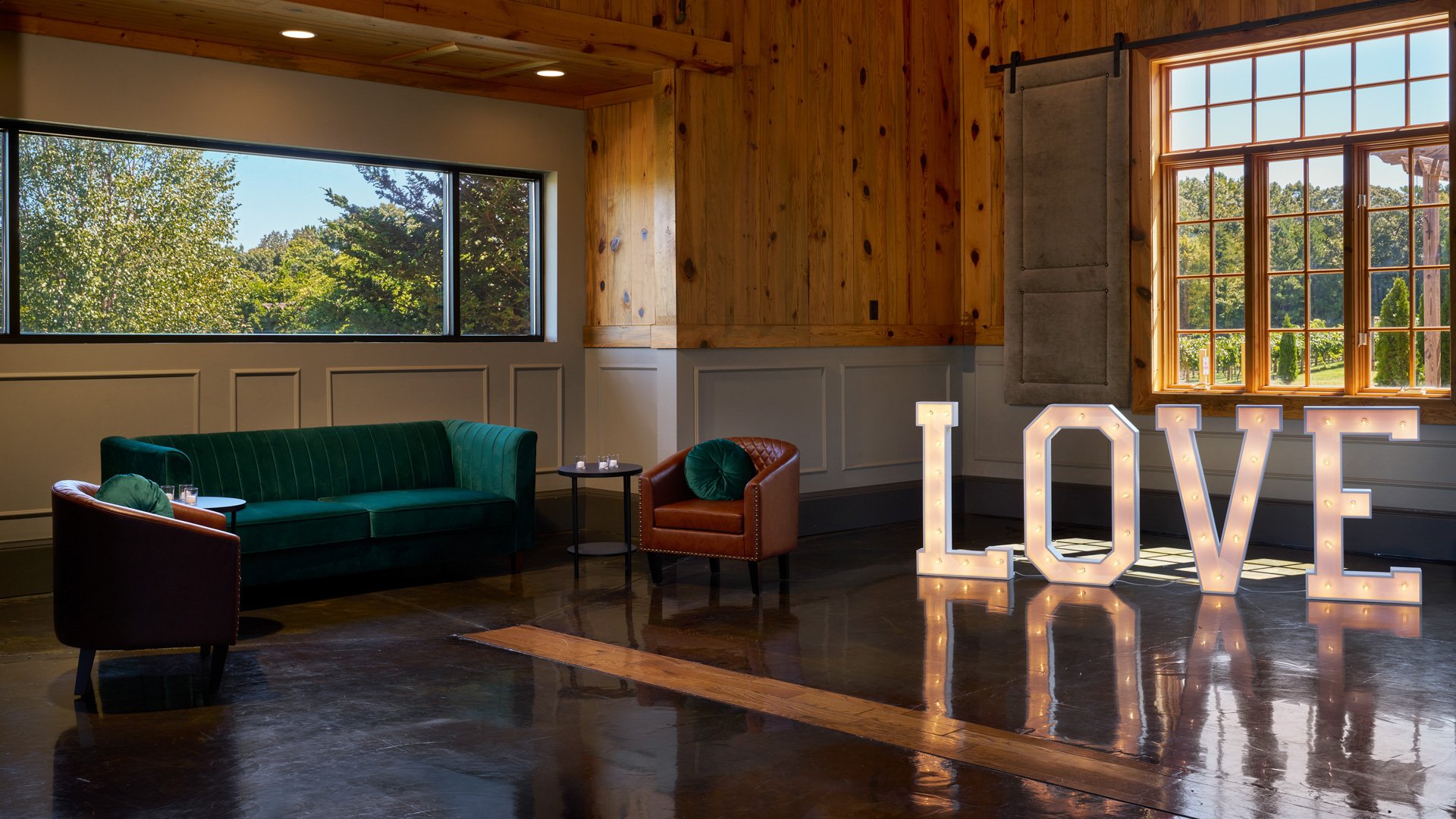 29 - Spinning Leaf - SPIN - Grand Hall - Cocktail Hour