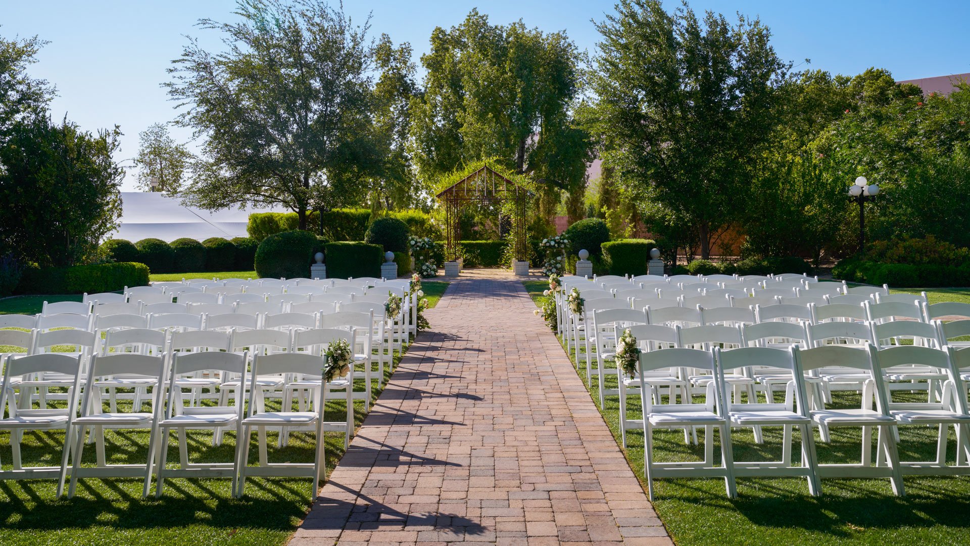 18 - Stonebridge Manor - STOB - Manor Courtyard Lawn - Ceremony_