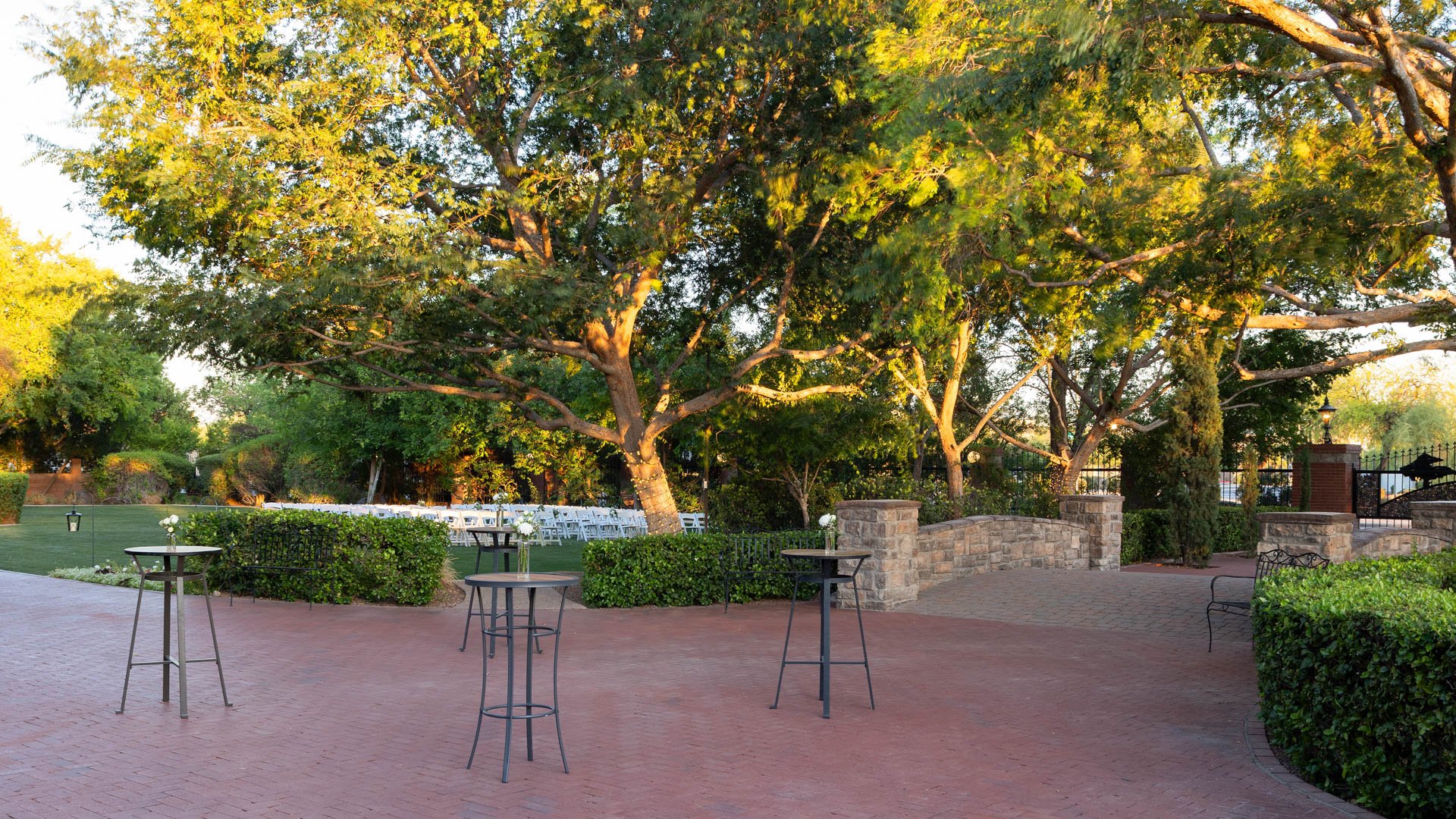 30 - Stonebridge Manor - STOB - Manor Courtyard - Cocktail Hour