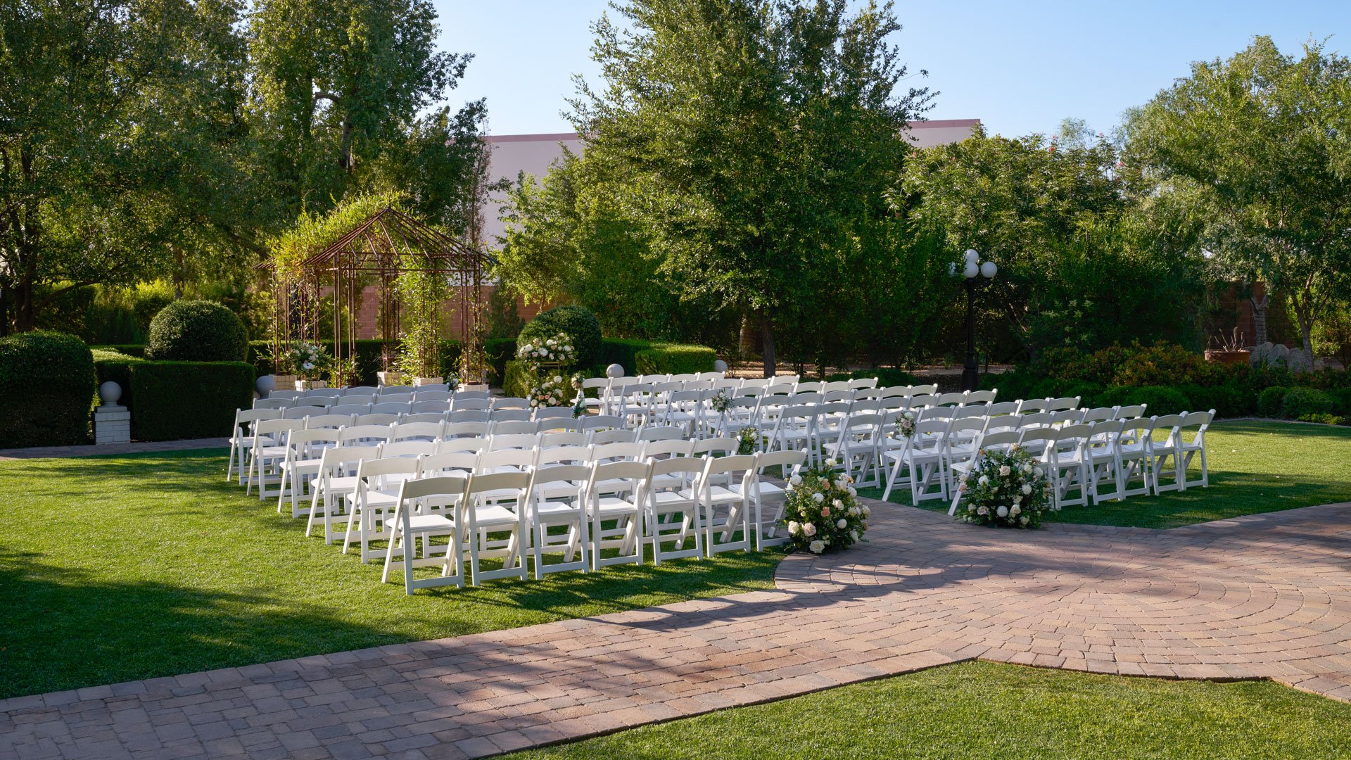 47 - Stonebridge Manor - STOB - Manor Courtyard Lawn - Ceremony_