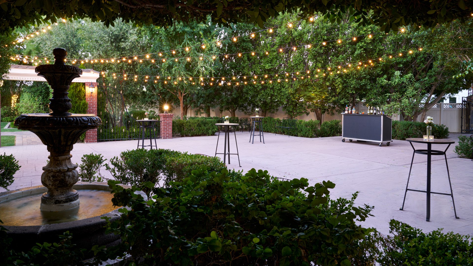 58 - Stonebridge Manor - STOB - Manor Courtyard - Cocktail Hour