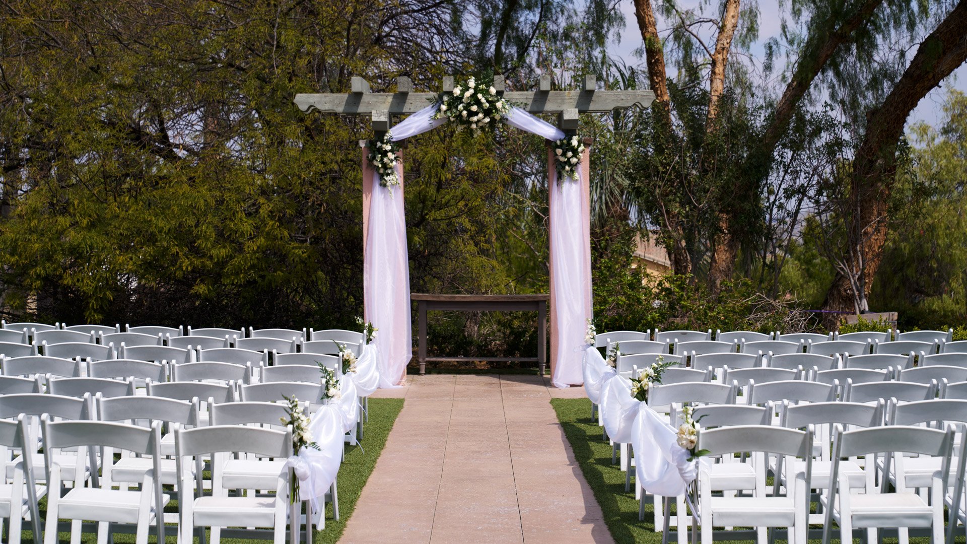 12 - The Retreat - RETR - Terrace Lawn - Ceremony