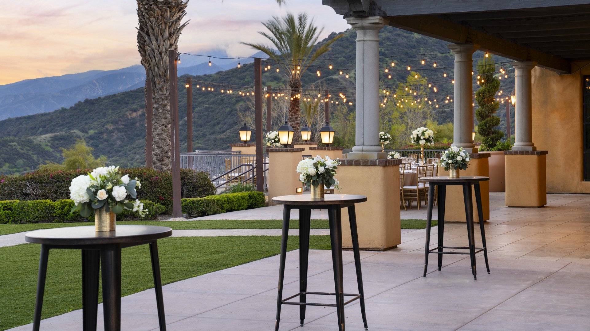 14 - The Retreat - RETR - Terrace Circle - Cocktail Hour