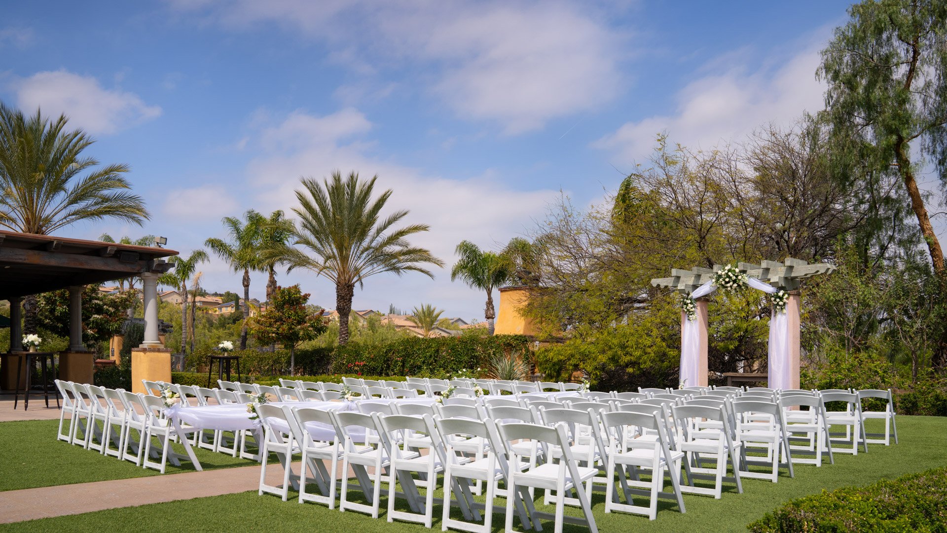 25 - The Retreat - RETR - Terrace Lawn - Ceremony