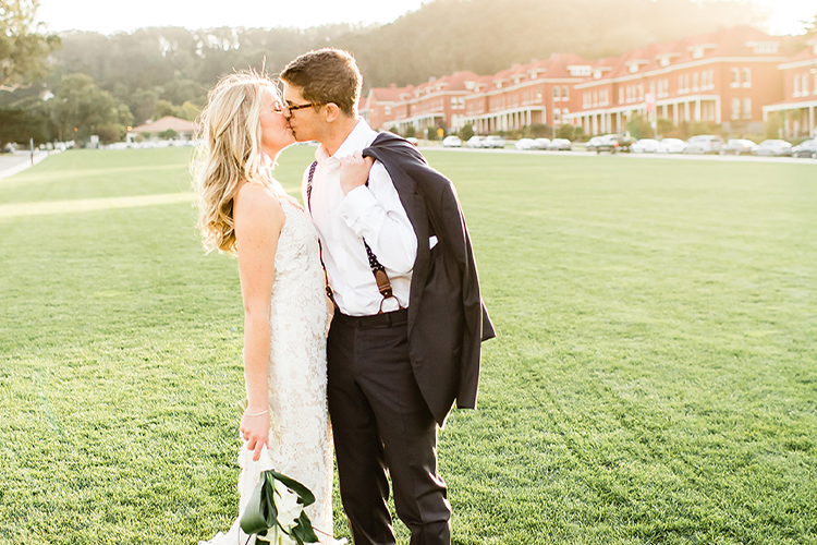33-Outdoor Presidio Pictures_CheersBabe-OfficersClubatthePresidio