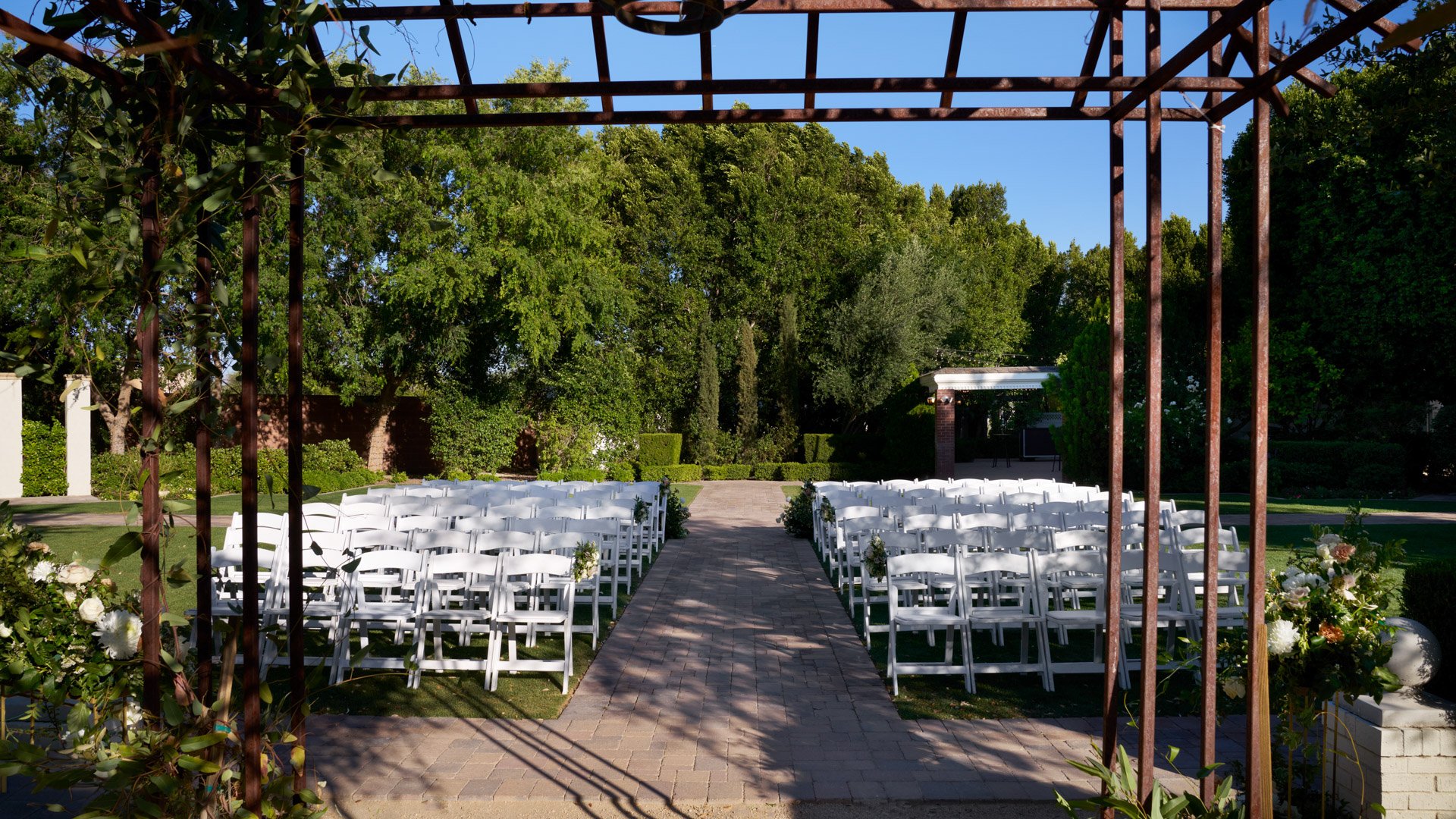 62 - Stonebridge Manor - STOB - Manor Courtyard Lawn - Ceremony_