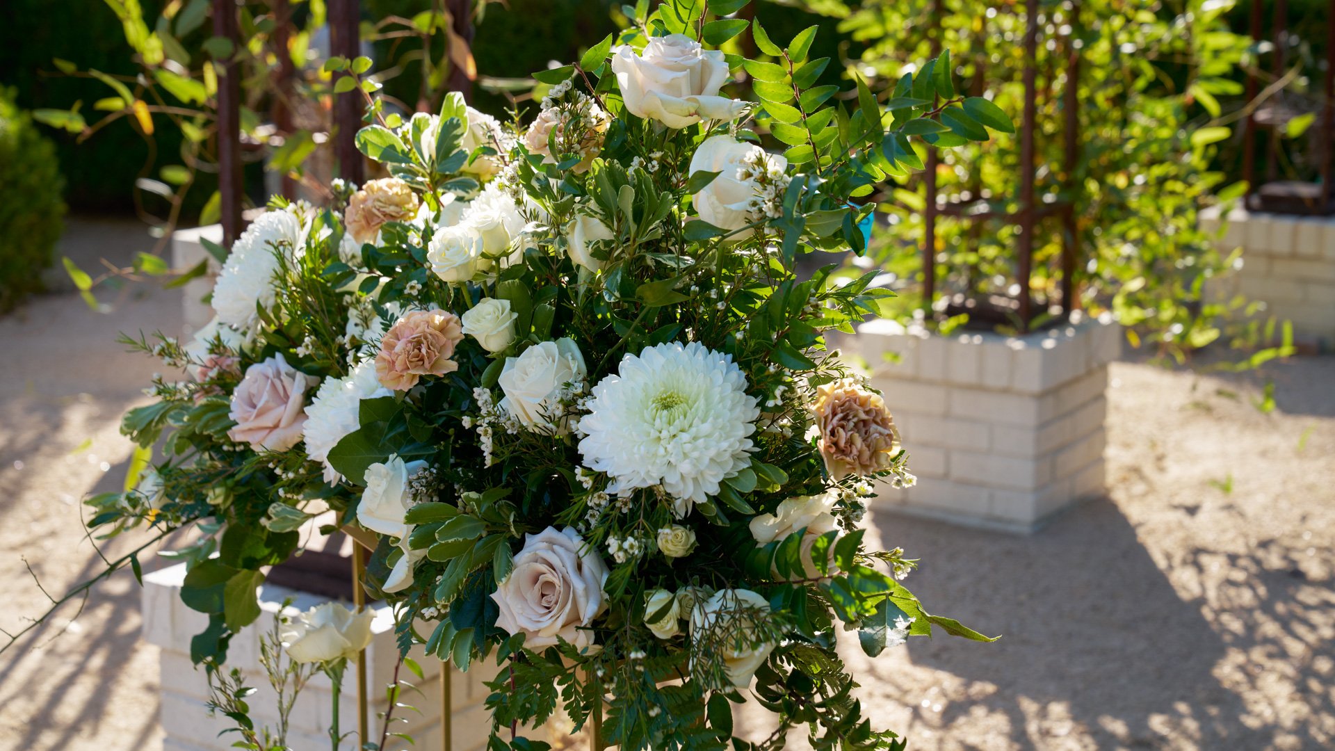 63 - Stonebridge Manor - STOB - Manor Courtyard Lawn - Ceremony_