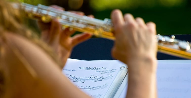 Flutist at Wedding ceremony - photo Love & Lens