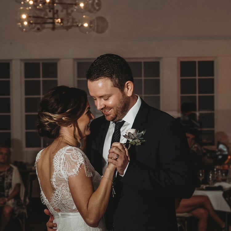 Jamie & Cody's romantic first dance | The Carlsbad Windmill | Focus On Love Photography