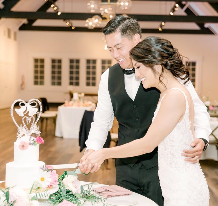 Stephanie & Ryan Cut Their Wedding Cake - The Carlsbad Windmill