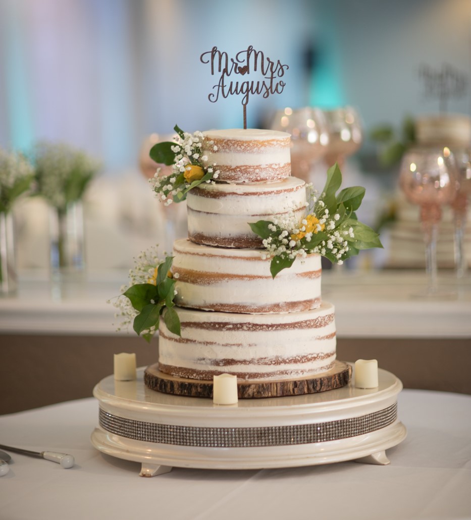 autumn-themed wedding cake at Fresno Fields by Wedgewood Weddings